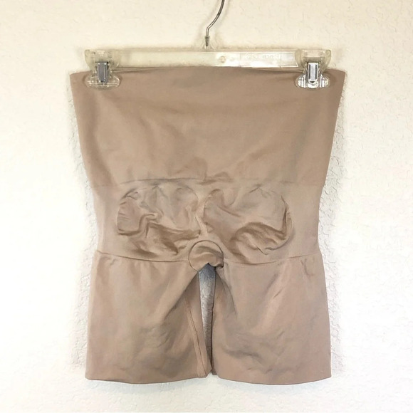 ASSETS by SPANX Women's High-Waist Mid-Thigh Shapewear size 1X - Picture 4 of 7